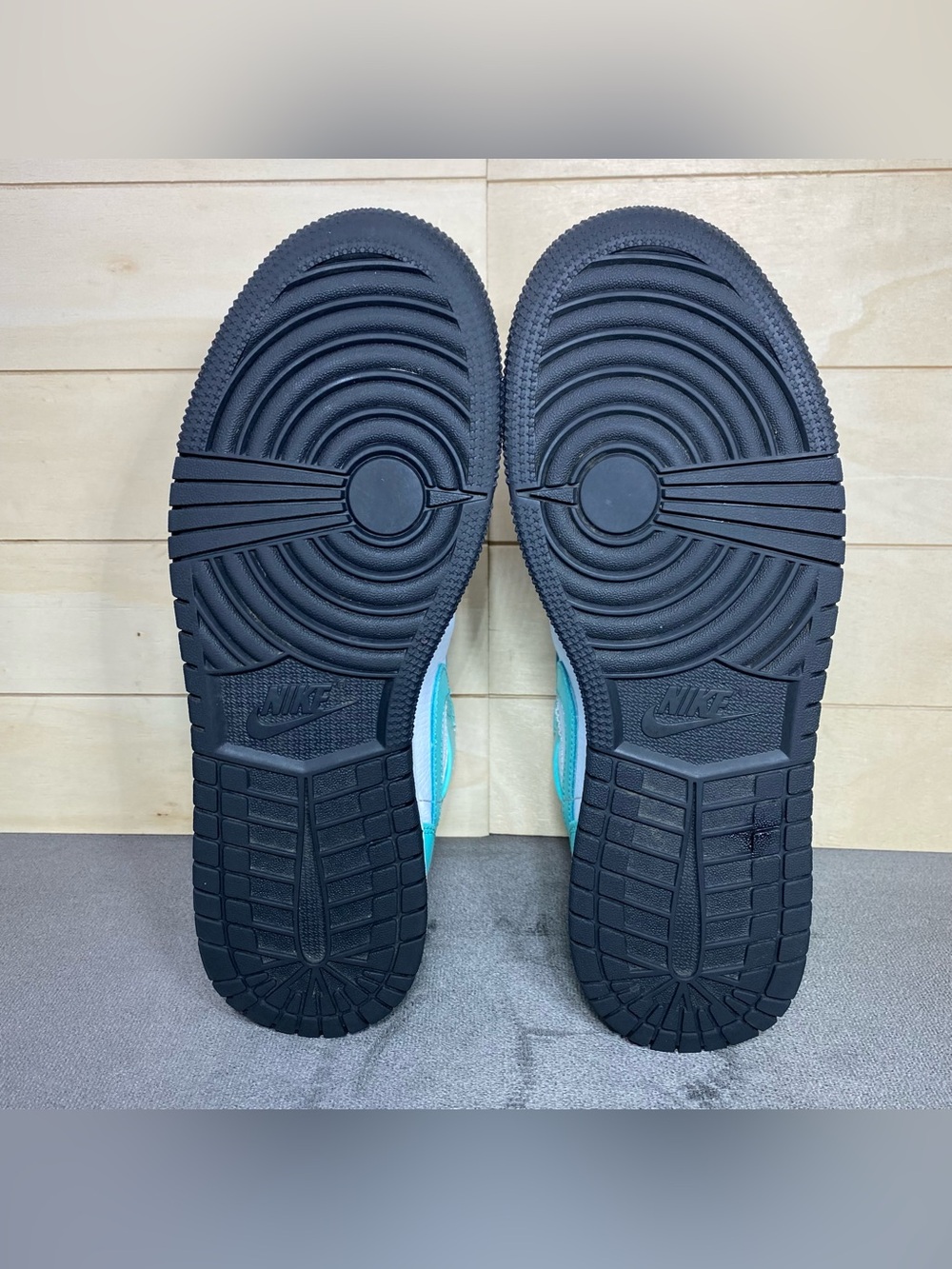 Nike Air Jordan 1 Tropical Twist Igloo Youth Size 6Y Shoes Aqua Black 554725-132 - Picture 9 of 11